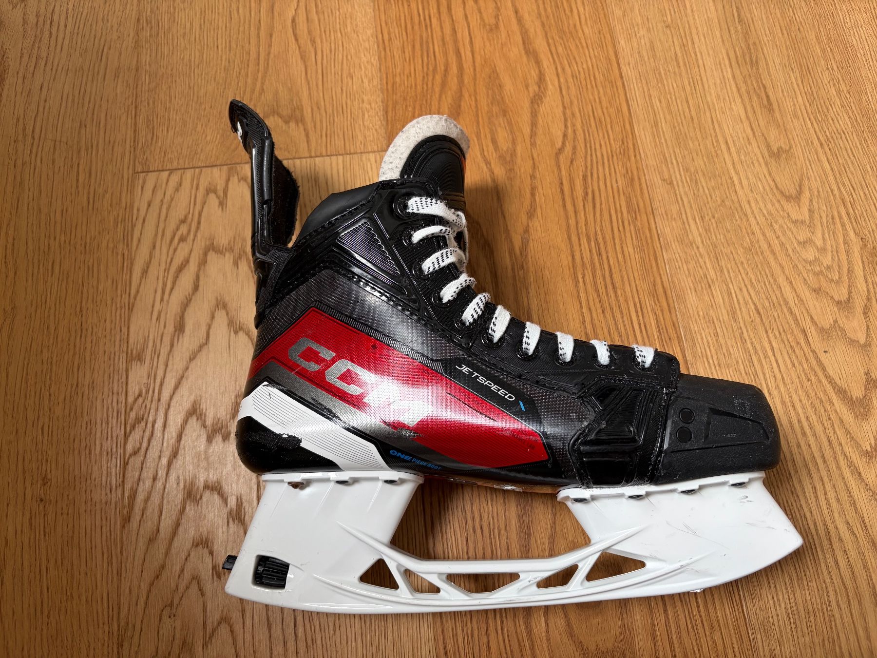 Ccm Pattini da ghiaccio: CCM FT680 Schlittschuhe, Grösse 8 Regulär – Usato da Unterengstringen venduto da amberwood 5