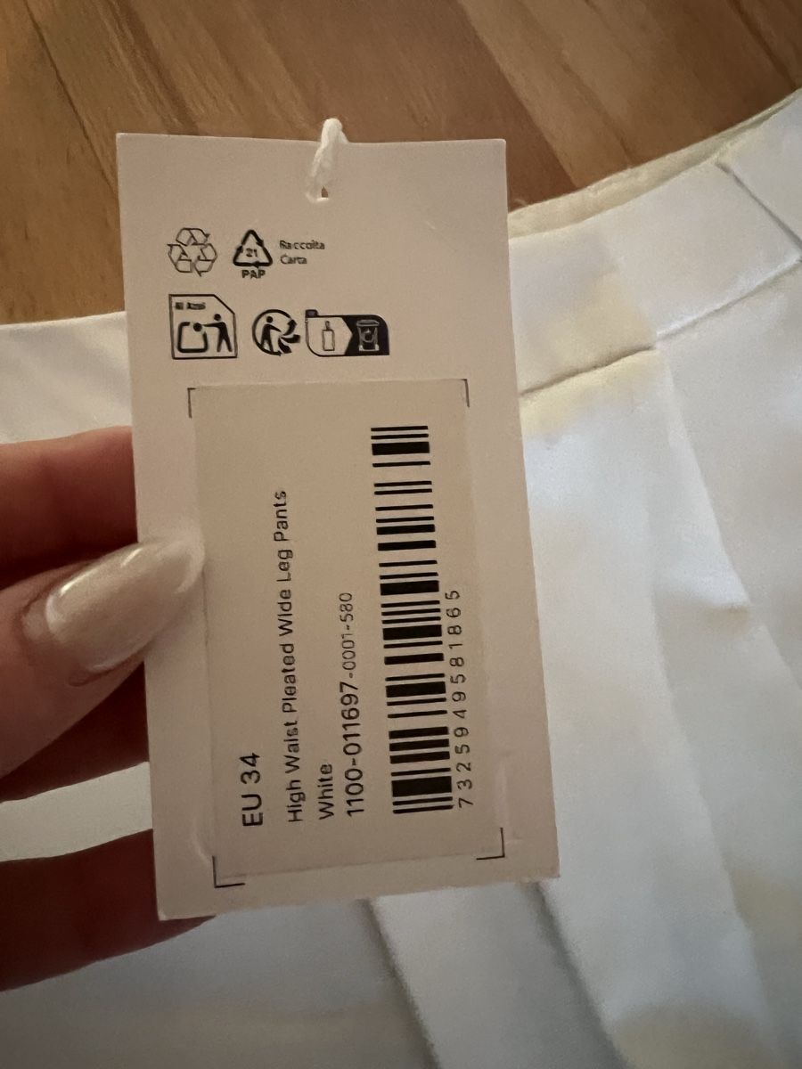 Na-kd Pantaloni: Weisse Hose, Grösse 34 NA-KD – Nuovo e nell'imballaggio originale da Kirchberg BE venduto da lea_kb6y 1