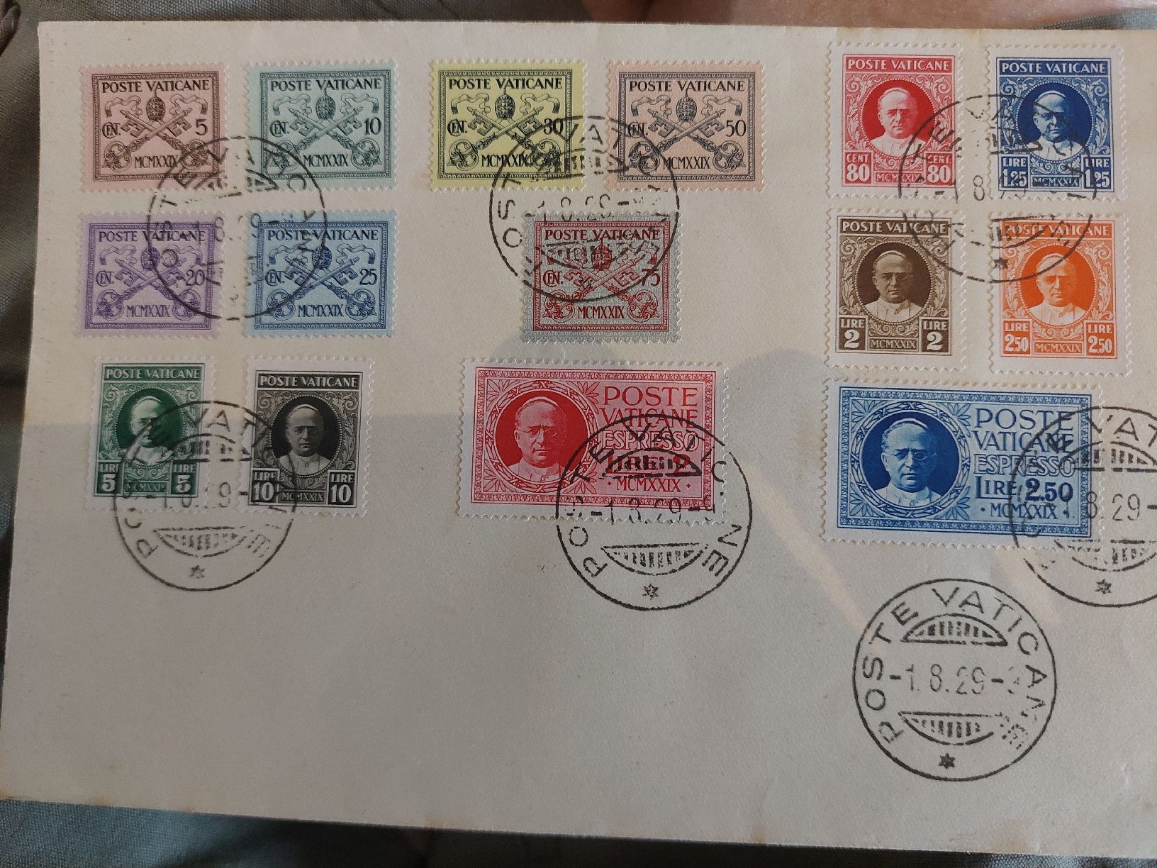 Alle Briefmarken: Timbres du Vatican  – Gebraucht aus Le Locle von wchs 1