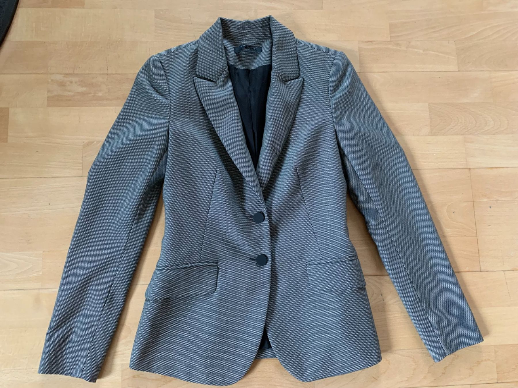 Comma Jacken: Comma Damen Blazer, Gr. 32, Schwarz/Weiss – Gebraucht aus Worb von farben20zauber 1