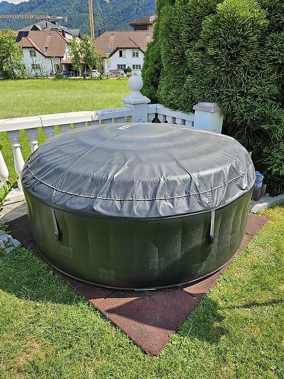 Intex Whirlpool: Whirlpool top gepflegt – Gebraucht aus Siebnen von Kakalake0