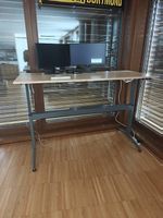 Elektr. höhenverstellbarer Schreibtisch