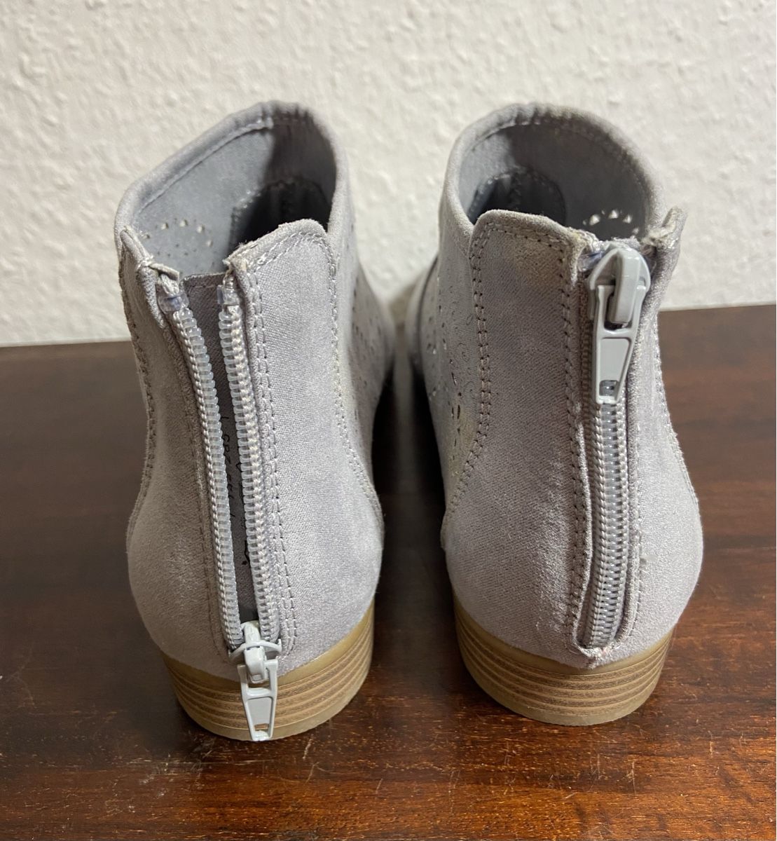 Graceland Scarpe da donna: Stiefeletten mit Lochmuster Gr. 38 hellgrau – Nuovo (secondo la descrizione) da Fislisbach venduto da KolibriSecondhand 2