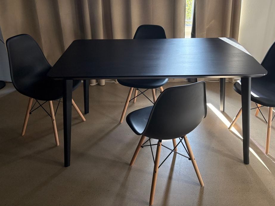 Tischset: Tisch mit 4 Stühlen. DRINGEND 🚨 – Gebraucht aus Wohlen AG von 1247_ww_shopping 1