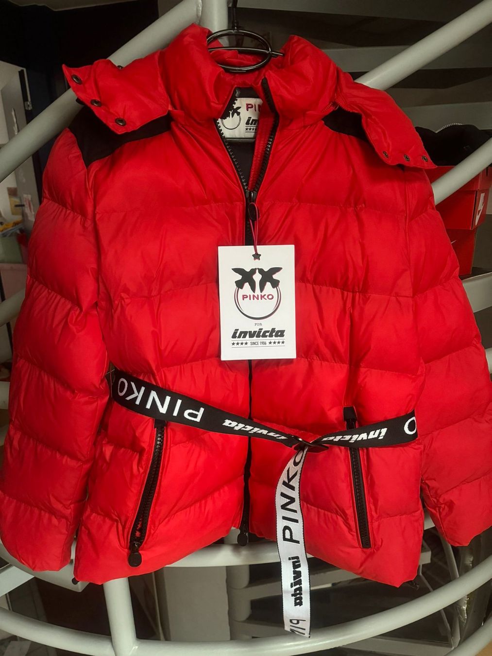 Giacche: Pimko Damen Jacke rot – Nuovo e nell'imballaggio originale da Lupfig venduto da Pluribus