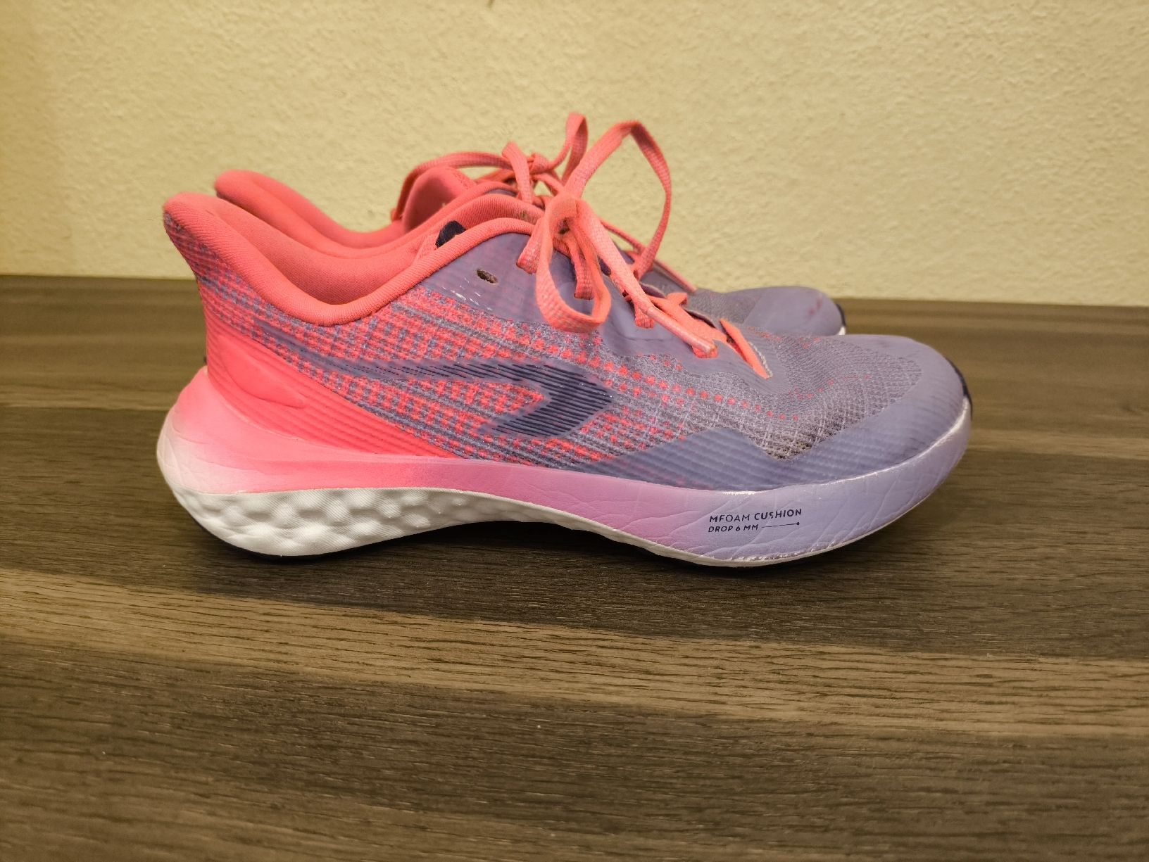 Decathlon Schuhe für Mädchen: Turnschuhe Grösse 34 – Gebraucht aus Tecknau von pia_b86r 1