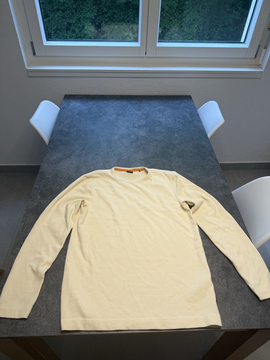 Hugo Boss Maglioni & Felpe: Pull Boss homme, couleur crème taille M  – Usato da Grand-Lancy venduto da VERJUS22
