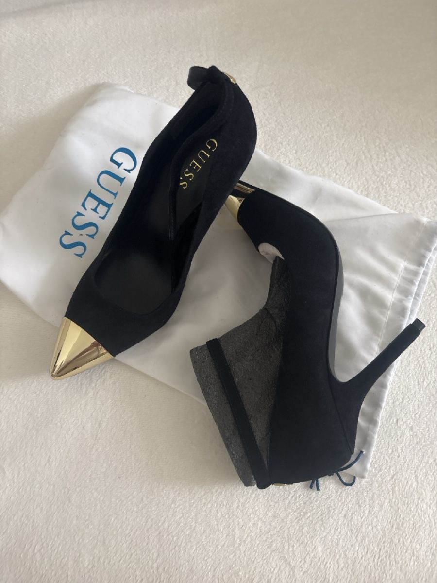 Guess Scarpe da donna: Guess Pumps Gr. 38 Schwarz mit Gold – Nuovo (secondo la descrizione) da Feusisberg venduto da LadyLook 3