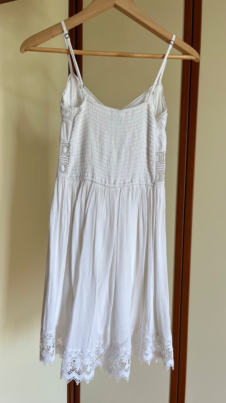 Abercrombie Robes: Abercrombie Sommerkleid mit Spitzendetails – D'occasion à Küsnacht ZH par Floor1an 1