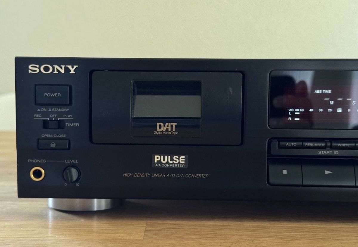 Sony Registratori: Sony DTC-690 Digital Audio Tape DAT-Recorder – Difettoso da Trimbach venduto da SABO-61 1