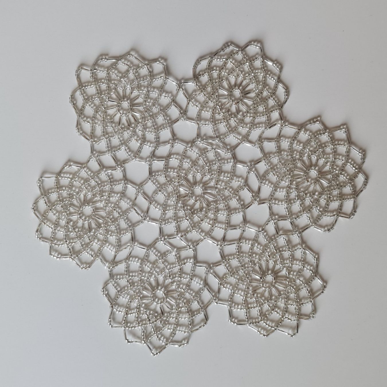 Tutte le decorazioni: Handgemachte Tischdekoration mit mini Perlen – Nuovo e nell'imballaggio originale da Grafstal venduto da sel_yil