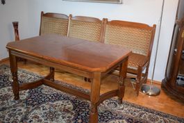 Antiker Holztisch massiv