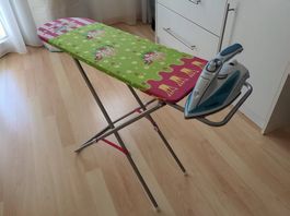 Kinder Bügeleisen mit Bügelbrett - Top Zustand!