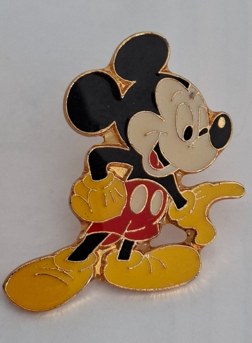 Placchette & Badge: 6 Disney Pins, Donald Duck und Mickey Mouse – Usato da Opfikon venduto da Diversamente 4