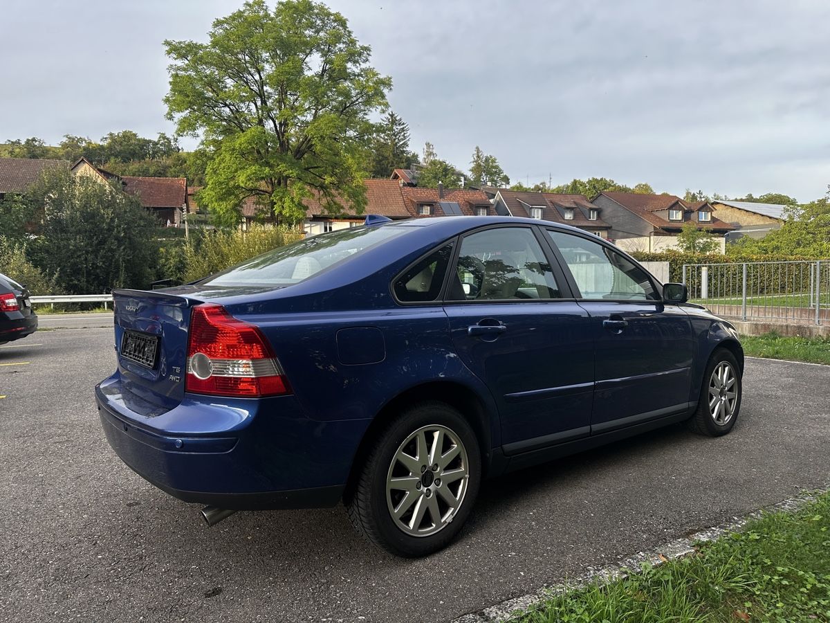 Volvo Autos: Volvo S40 T5 AWD – Gebraucht aus Bibern SH von HEMI.94 3