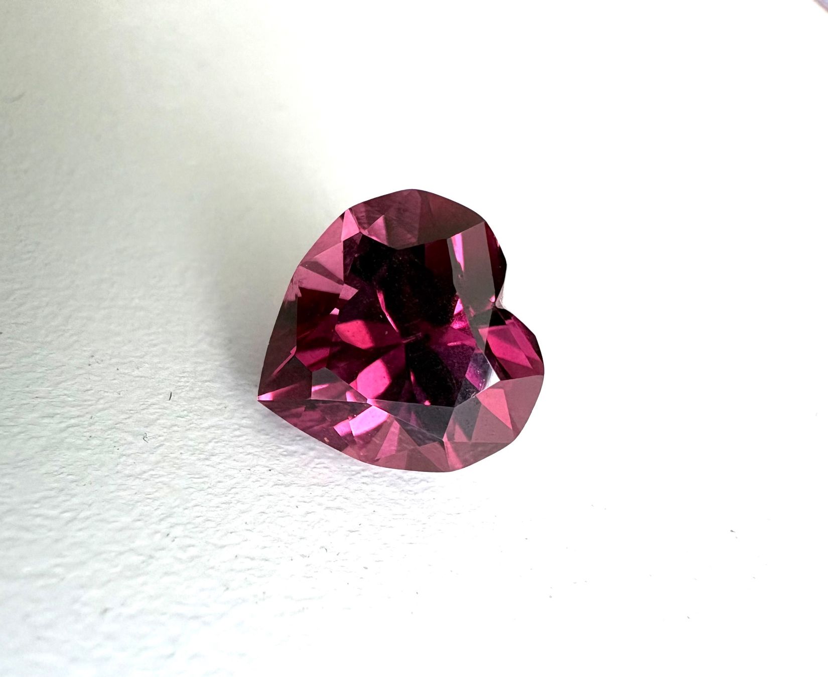 Edelsteine: Vibrant Pink Mahenge Garnet 5.2 ct – Neu (gemäss Beschreibung) aus Schliern b. Köniz von Hiel 2