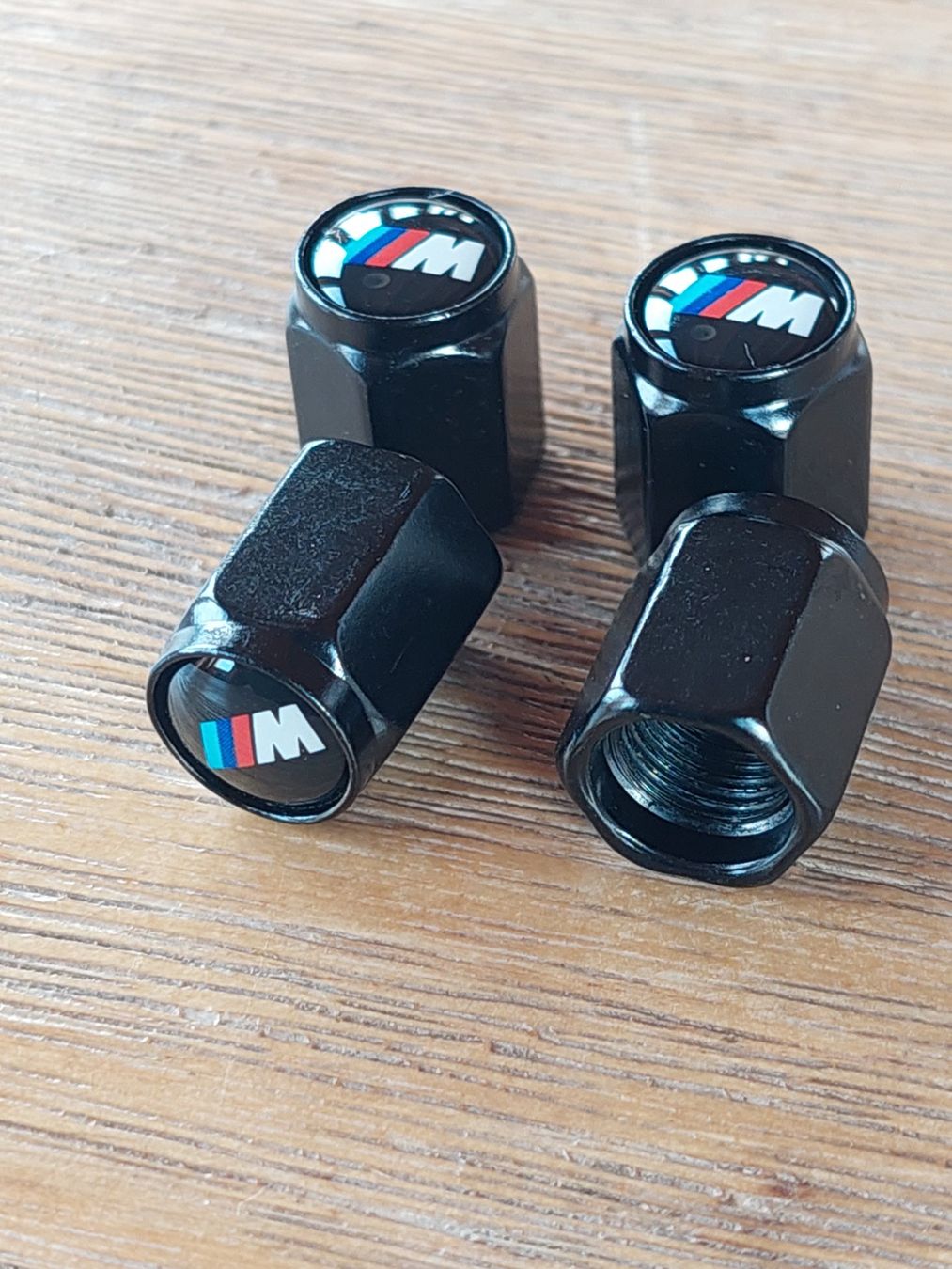 Land Rover Toutes les pièces auto: Ventildeckeli Ventilkappen BMW M Power – Neuf avec emballage d'origine à Zürich par makimakimak 1