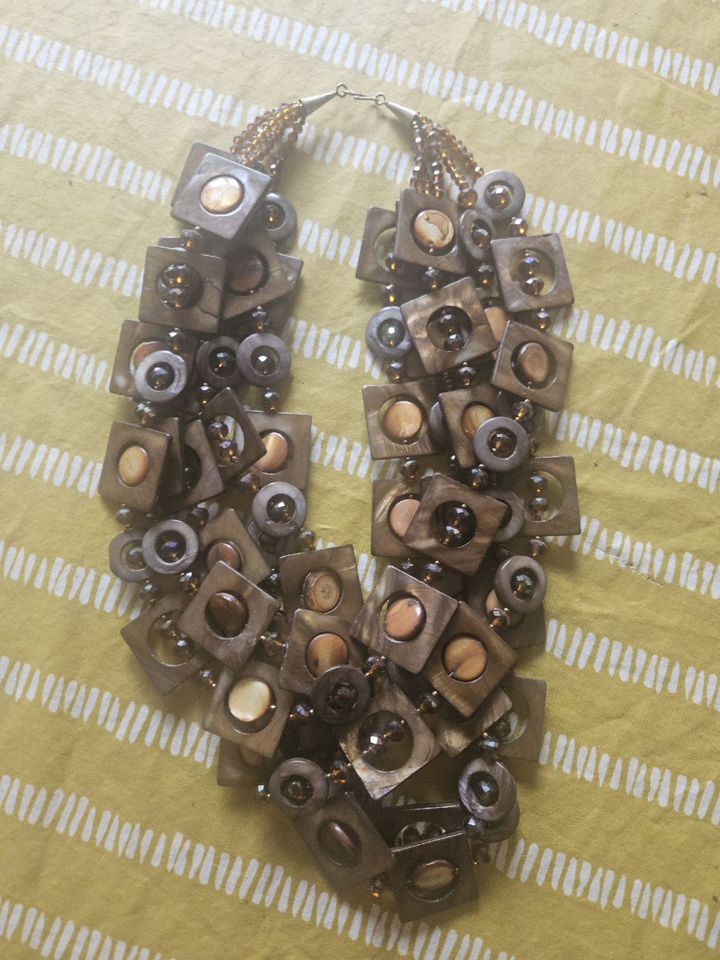 Ketten: collier plastron en perles de coquillages – Neu und originalverpackt aus Thônex von lacomtessedesfees 1