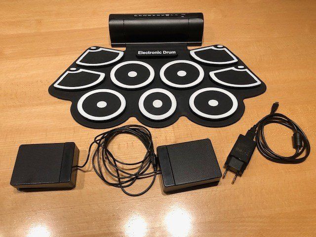 Musikinstrumente: elektronisches Schlagzeug mit 9 Drupads – Gebraucht aus Altbüron von zet_pnw5