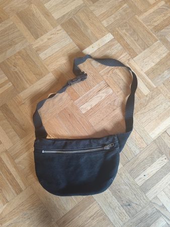 Schwarze Gürteltasche von Rework, neuwertig, Top Zustand!