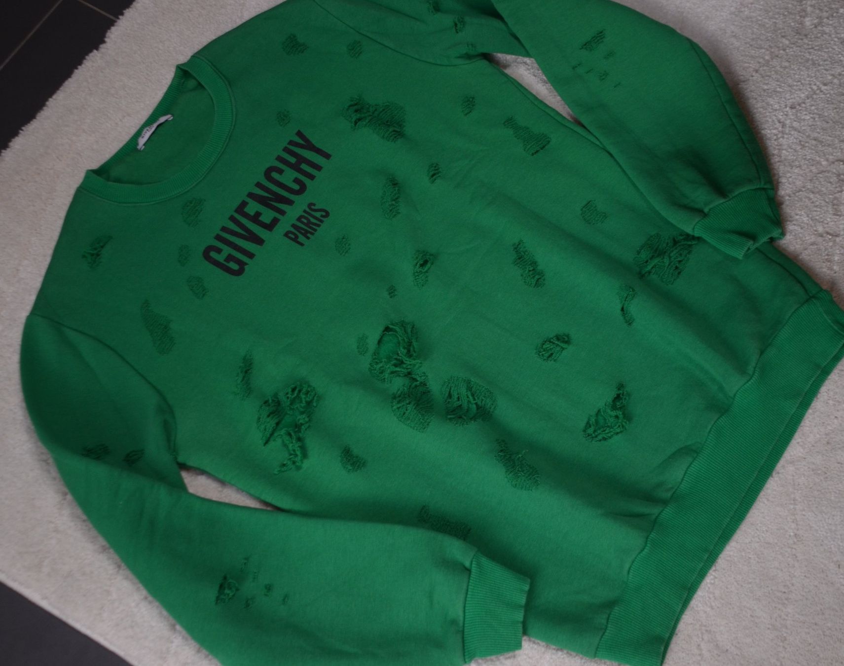Givenchy Maglioni & Felpe: Givenchy Sweatshirt M – Usato da Collonges venduto da arashee 2