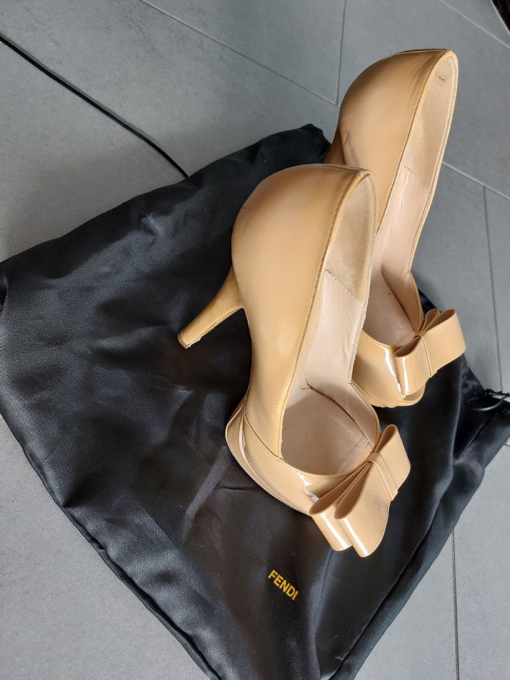 Scarpe da donna: FENDI Pumps – Usato da Uerikon venduto da AnnaL 4
