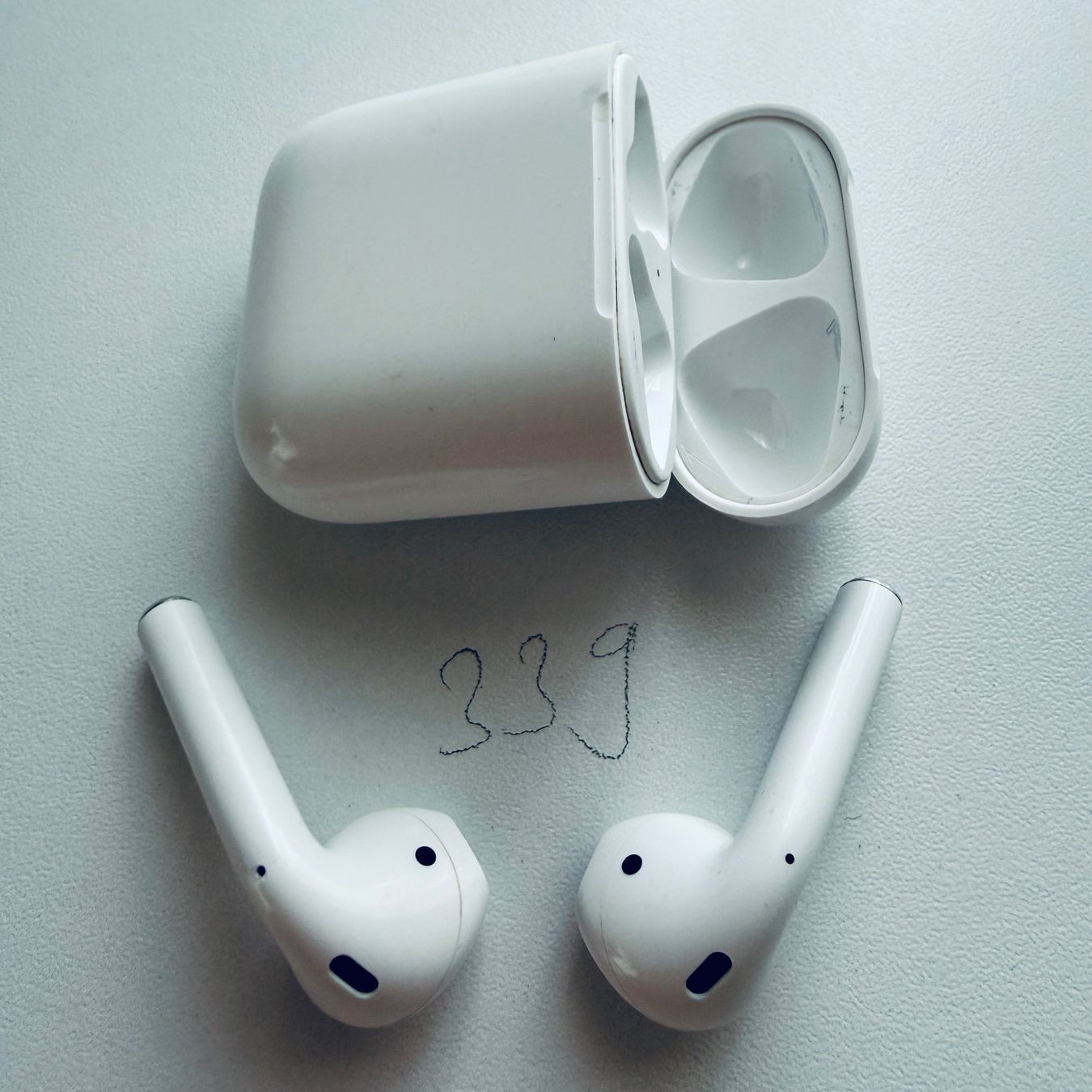 Apple Kopfhörer: Original Apple AirPods 2 Gen. Wireless Kopfhörer & Case – Gebraucht aus Basel von MY.AIRPODS.SHOP 3