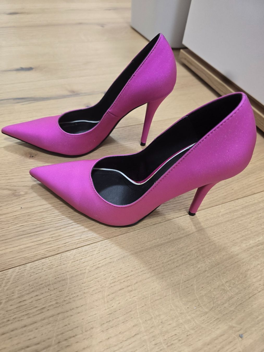 Zara Chaussures femmes: Zara Pumps pink – D'occasion à Rümlang par Arsasladi