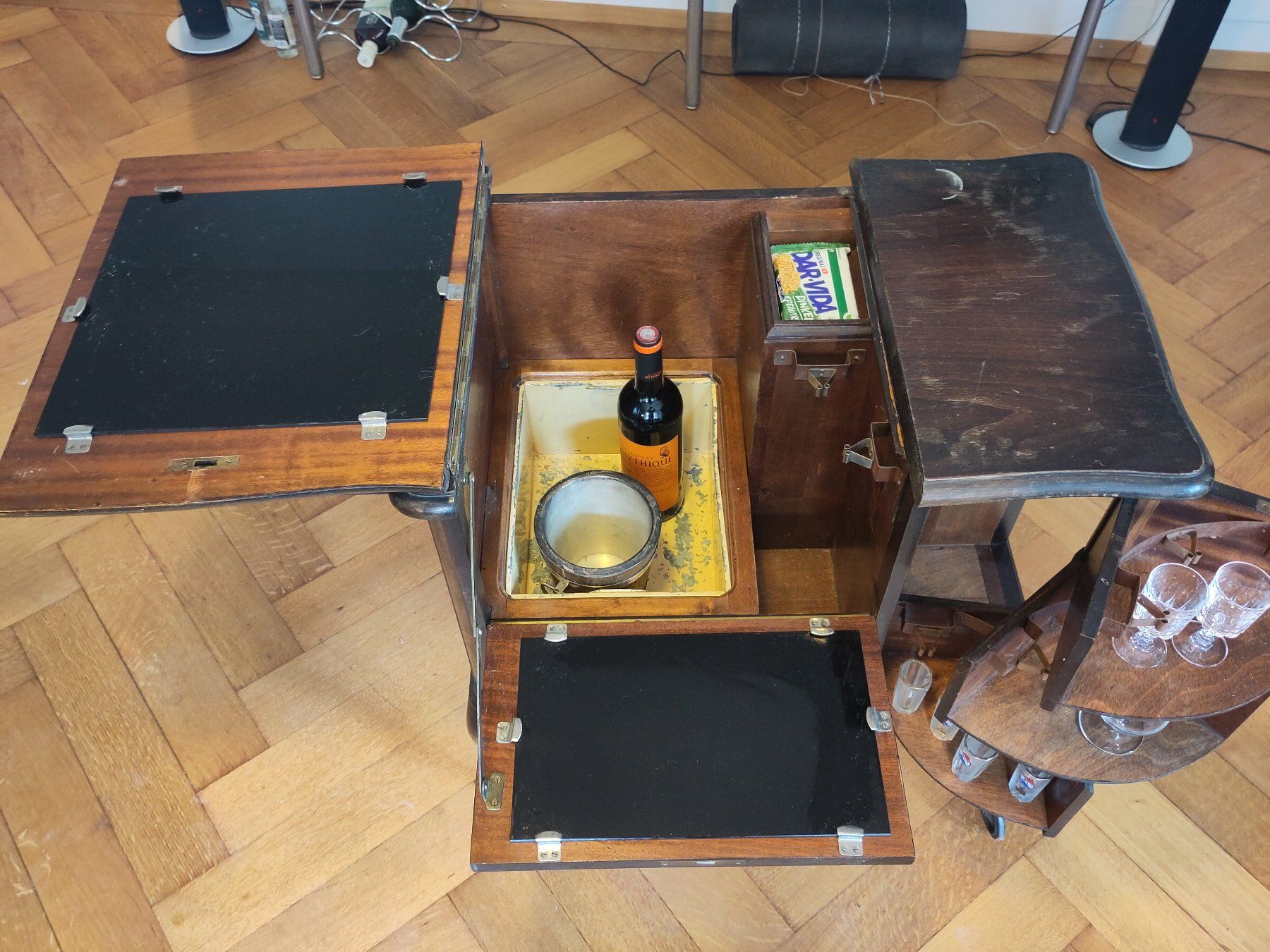 Allestimento di negozi e stand fieristici: Fahrbare, antike Hausbar, Vintage – Usato da Zürich venduto da Ipoc 4