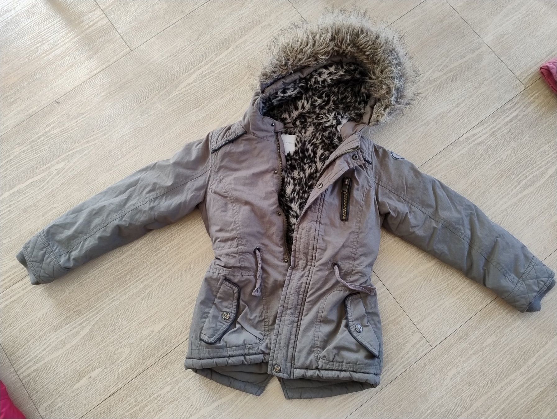 Giacche & Cappotti: Mädchen Jacke Gr. 128 – Usato da Bätterkinden venduto da livingdreams