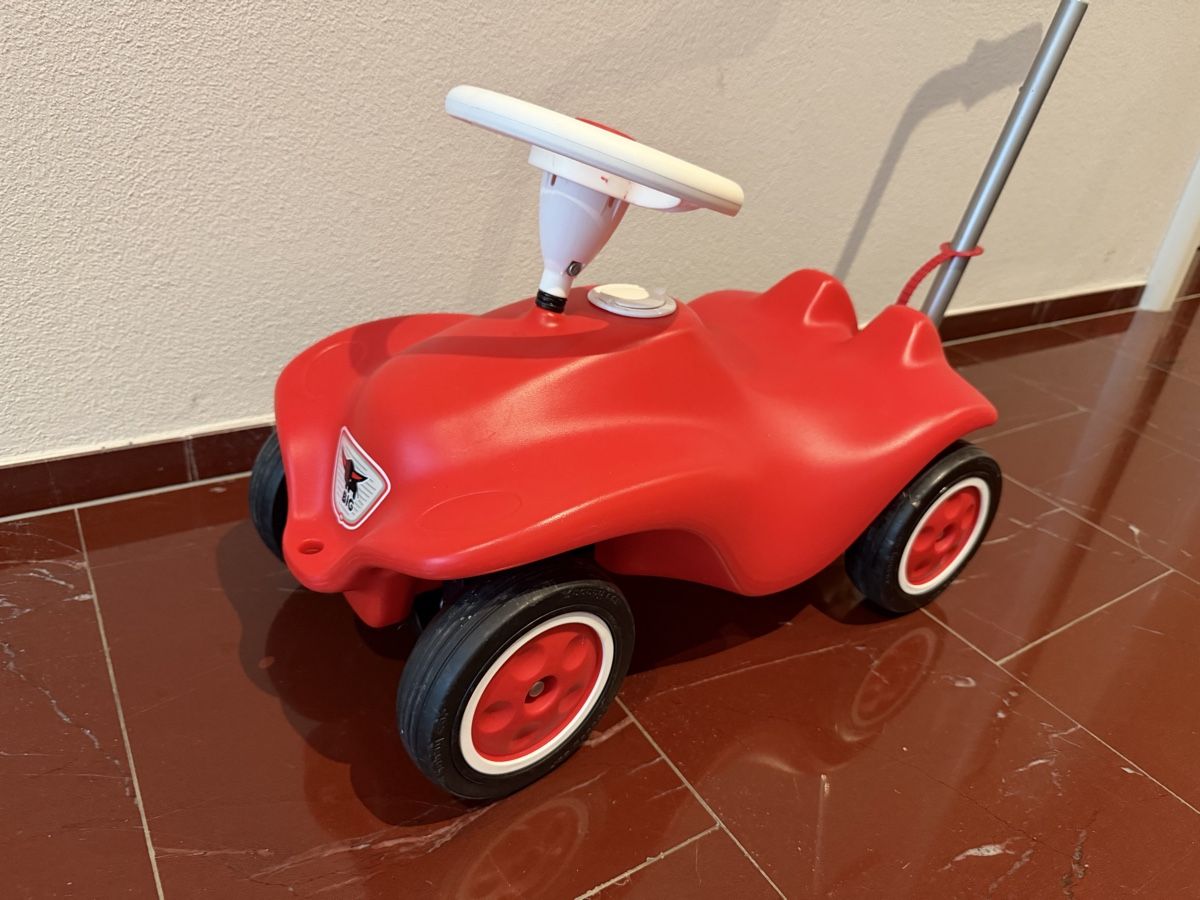 Big Fahrzeuge für Kinder: BIG Bobby Car mit Schubstange – Gebraucht aus Affoltern am Albis von CH-Buz