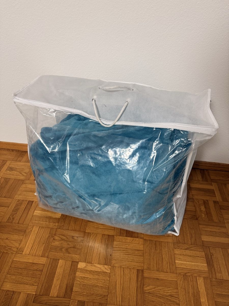Coperte: Blaue Decke 250x250 - Sehr warm und gemütlich – Usato da Chur venduto da Pedro.Giesteira
