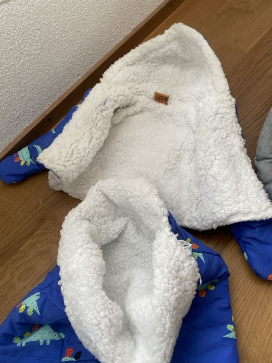 Completi: Winter Baby Bundle: Dinosaur Jacket & Pram Sleeping Bag! 0-6 – Usato da Zürich venduto da ana_m6d2 2