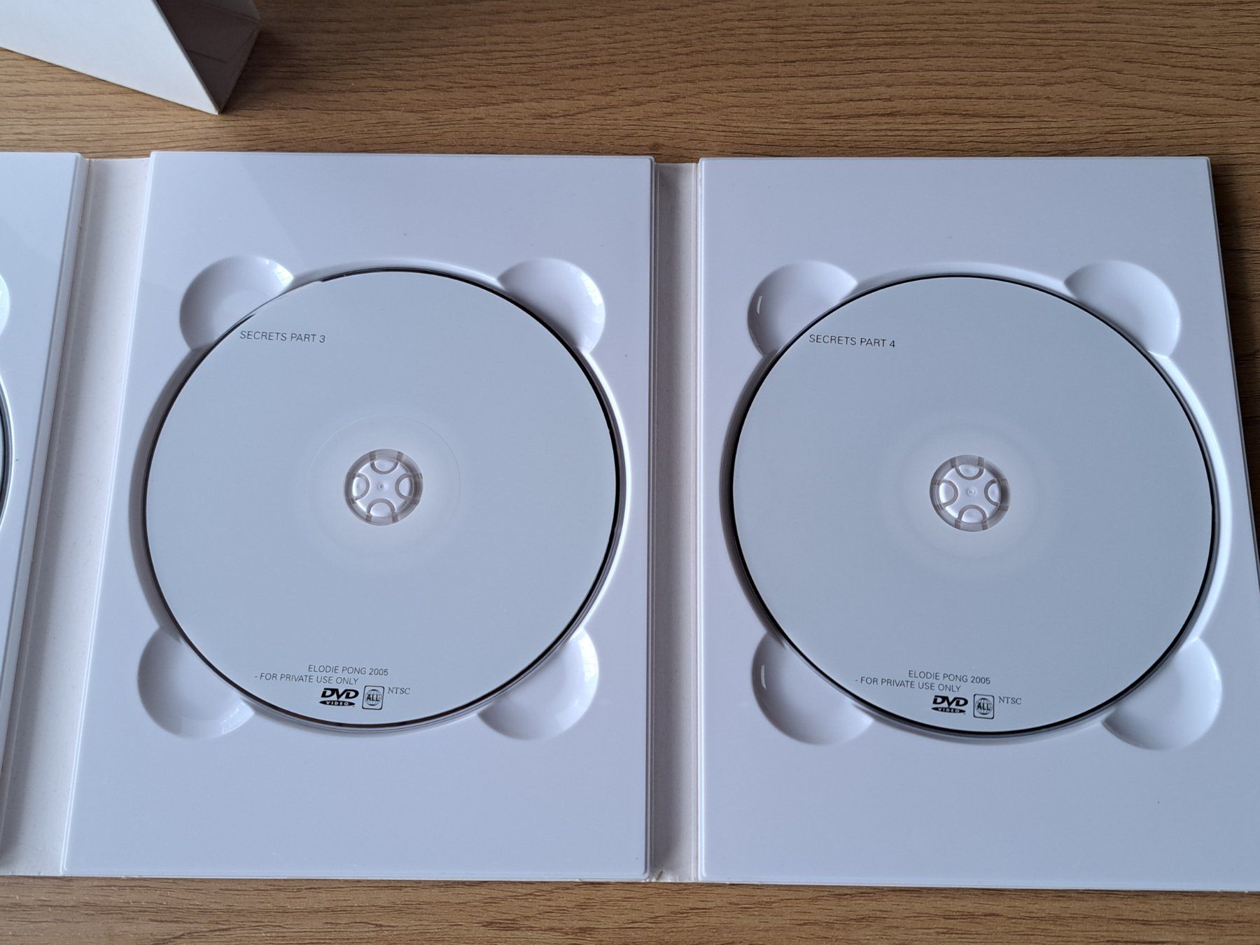 Alle DVDs: SECRETS BY ELODIE PONG, Boxset mit 5 Discs, SELTEN! – Neu (gemäss Beschreibung) aus Unterseen von Kanica 8