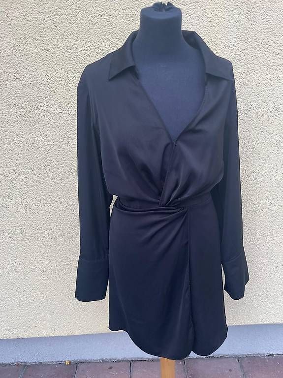 Vestiti: Vendo vestito nero – Usato da Personico venduto da mel_v7hz