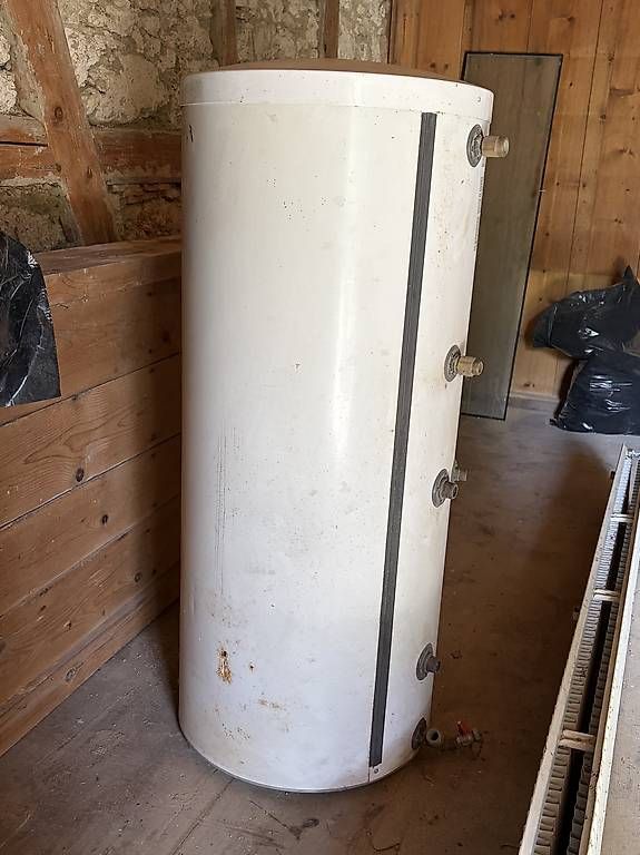 Sanitari: Heisswasser Boiler aus Stahl emailliert – Usato da Moosseedorf venduto da mir_xw2z