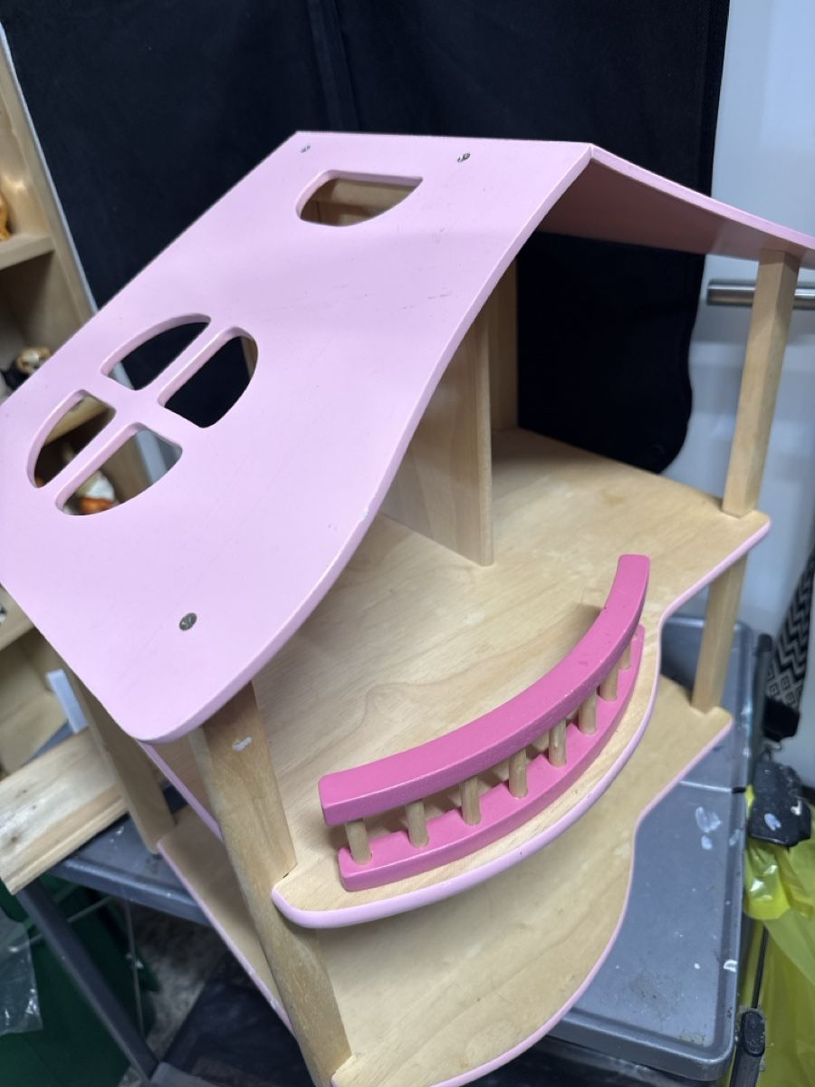 Case e mobili per bambole: Puppenhaus  Holz  mit Balkon gebraucht – Usato da Amriswil venduto da used2use 4