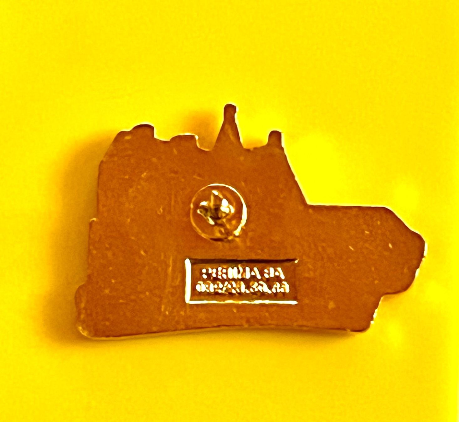 Plaketten & Abzeichen: Pin - Cave du Prieuré de Cormondrèche – Gebraucht aus Renan BE von johncactus 2