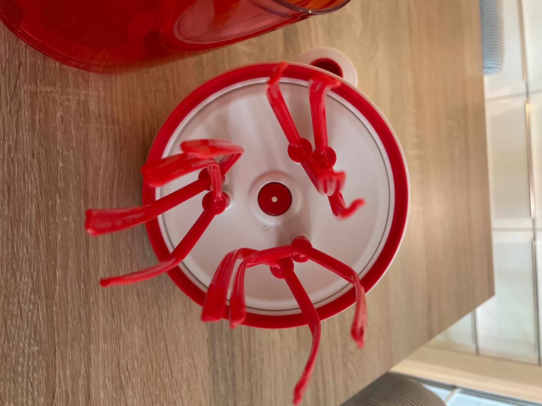 Tupperware Elettrodomestici da cucina: Neuwertiger Tupperware Speedy Boy Küchenhelfer, Rot – Usato da Merenschwand venduto da Luna20 2