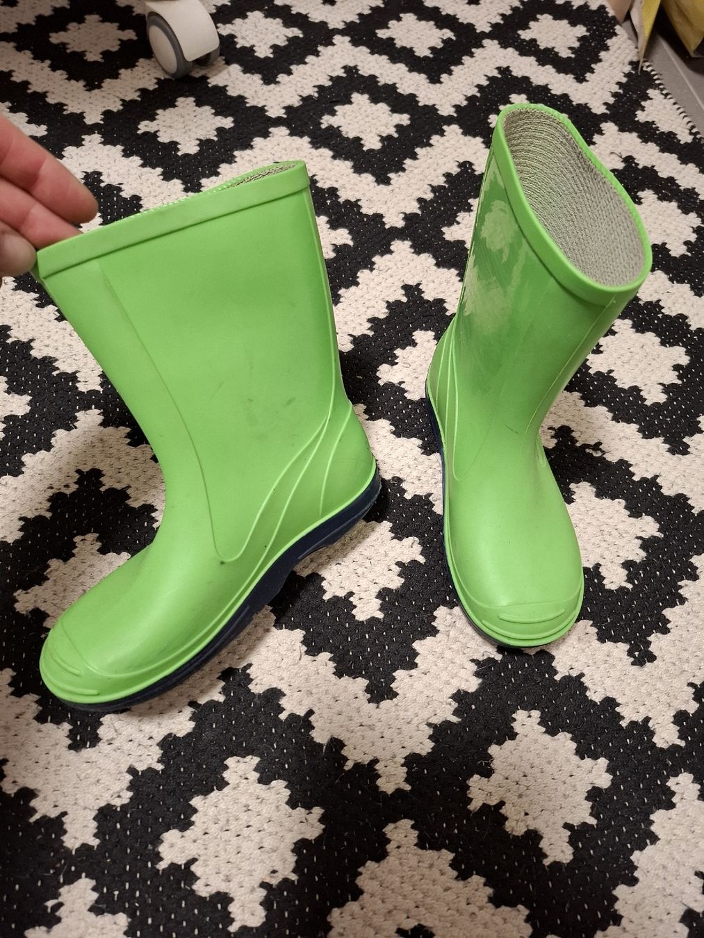 Scarpe da uomo: Gummistiefel Gr 30 – Usato da Winterthur venduto da Rubiks 2