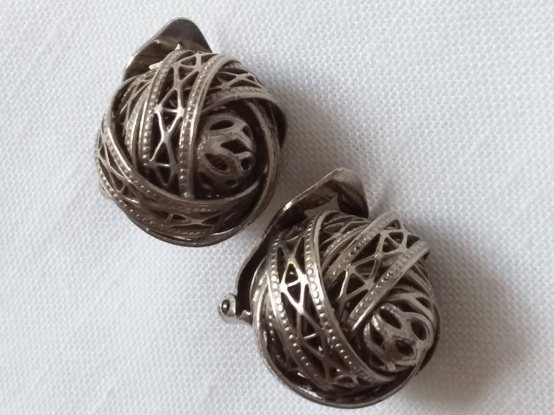 Orecchini pendenti & Orecchini a lobo: Vintage silbrige Kugeln Ohrclips – Usato da Zürich venduto da sanwit 1