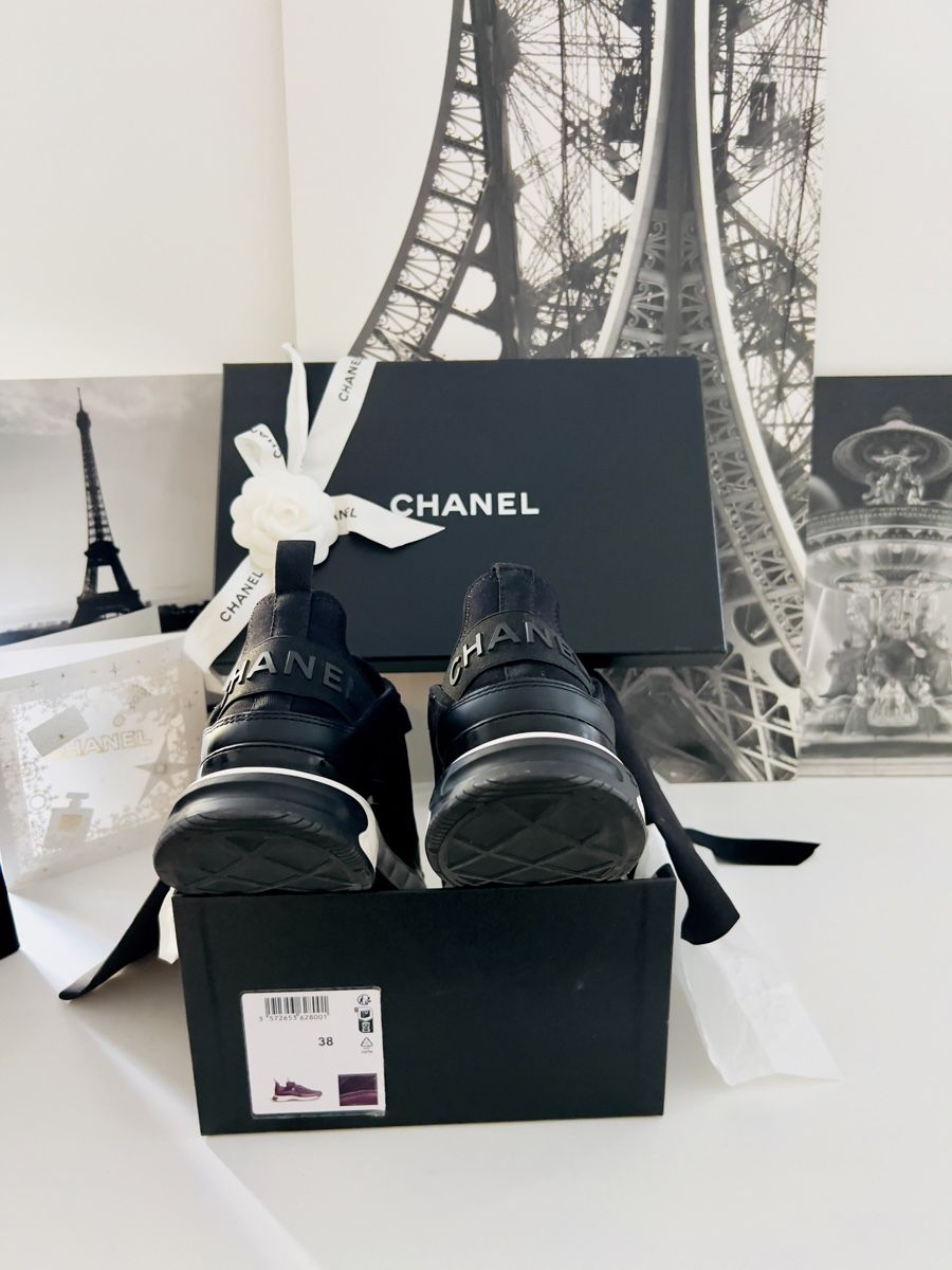 Chanel Scarpe da donna: Chanel Sneaker – Usato da Zürich venduto da VicParis5 4