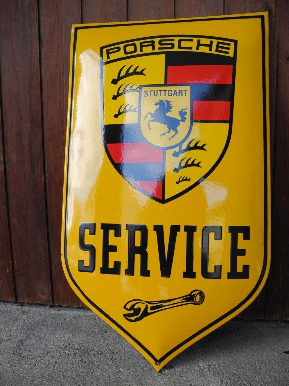 Porsche Insegne: GROSSES PORSCHE  EMAILSCHILD – Usato da Reinach AG venduto da Huckleberrysix