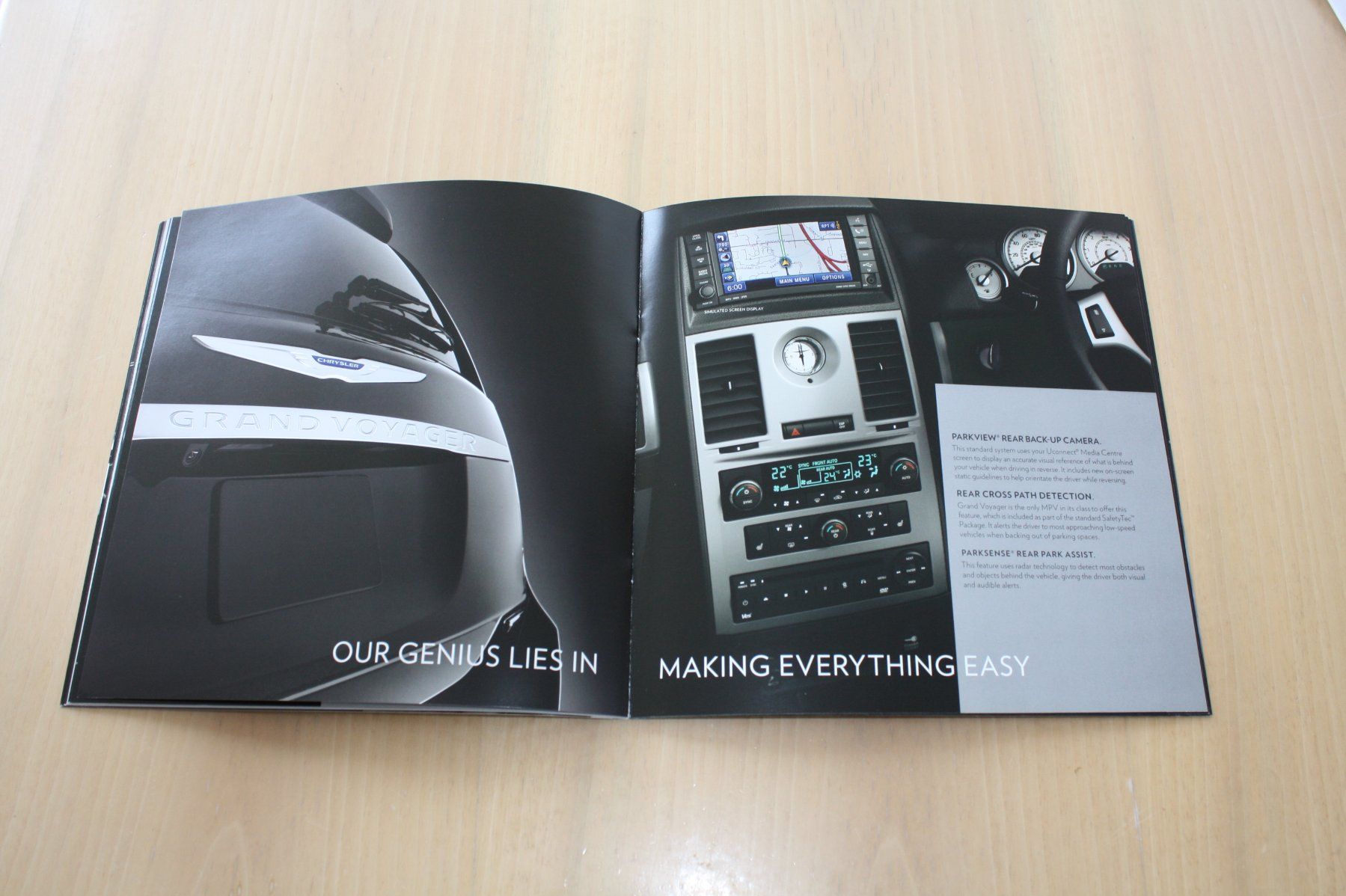 Chrysler Dokumente: Chrysler Grand Voyager Prospekt 2011 – Gebraucht aus Wikon von erwin400 6
