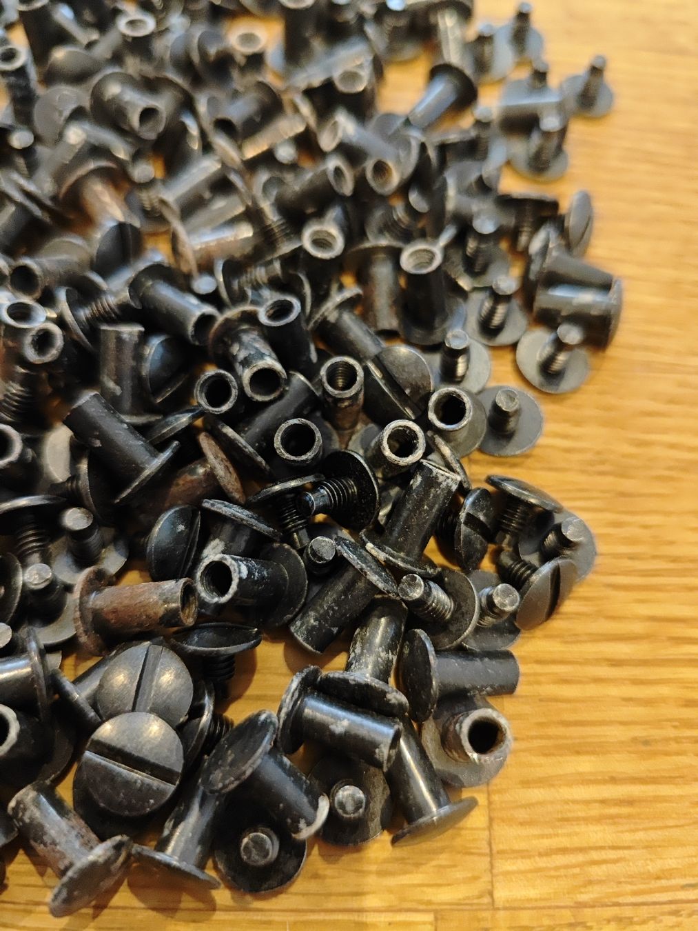 Ferramenta: Chicago Screws – Usato da Wittenbach venduto da stefange 1