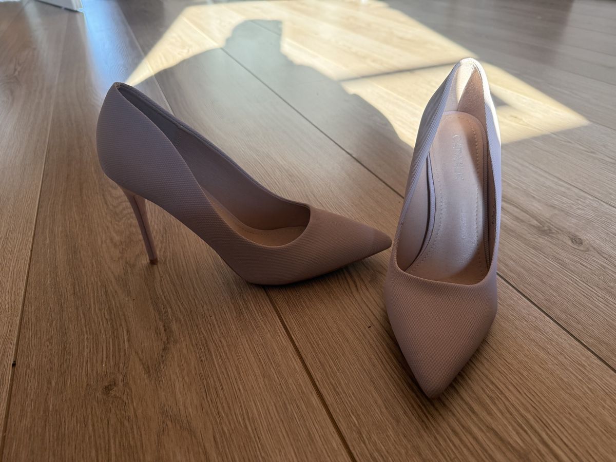 Scarpe da donna: Talons rose (39) – Usato da Grand-Lancy venduto da laura_oeg