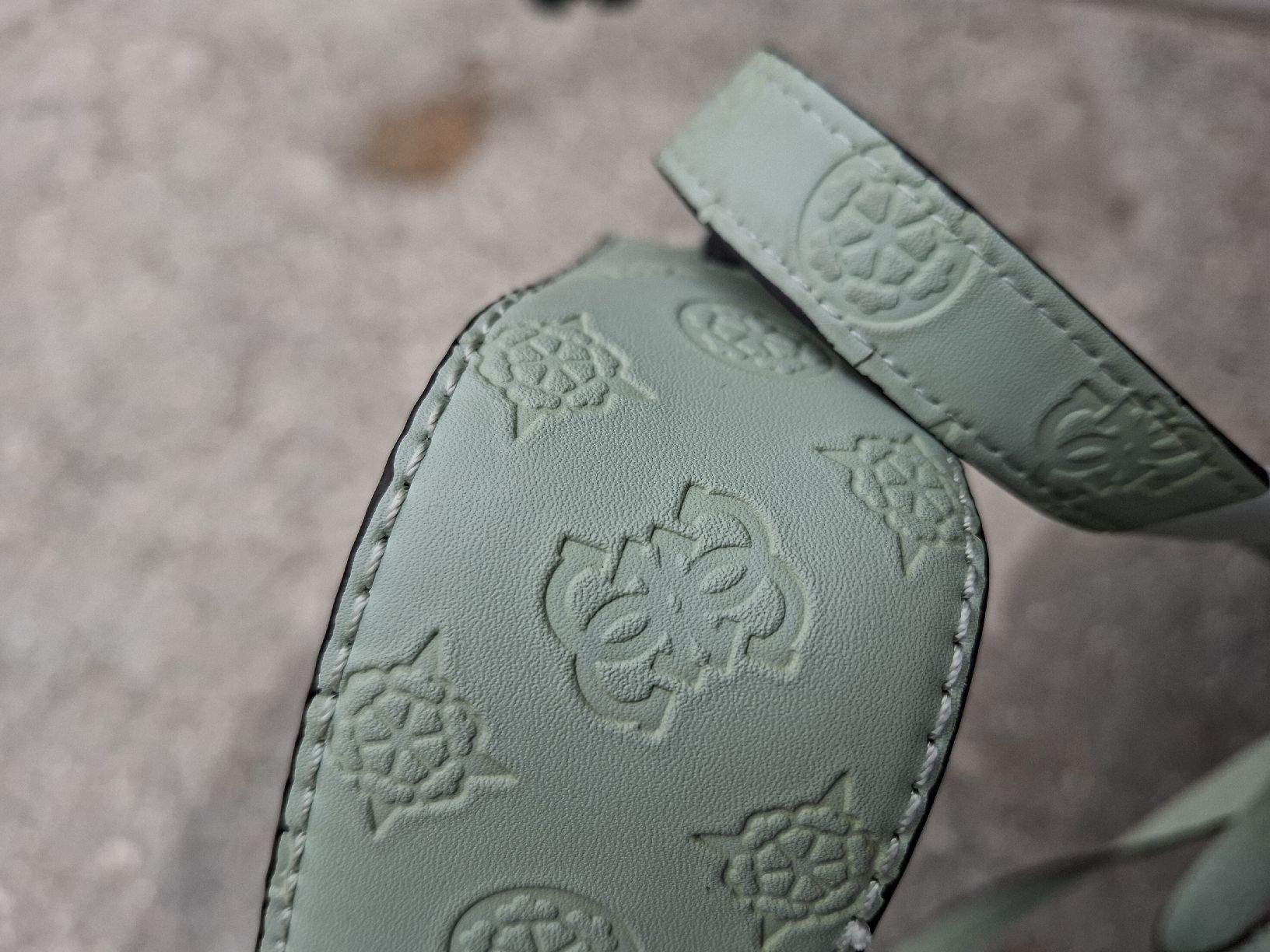 Guess Borse da donna: neue cross Body bag von guess – Nuovo (secondo la descrizione) da Meinisberg venduto da MartinaM1972 2