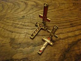 Agnus Dei Kreuze Devotionalien / Reliquie Klosterarbeit
