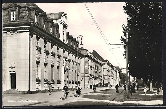 Cartoline postali: AK Aarau, Bahnhofstrasse und Radfahrer – Usato da Berlin venduto da bartko-reher
