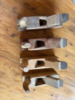 Alte Hobel Holz 4 Stück Werkzeug Antik guter Zustand